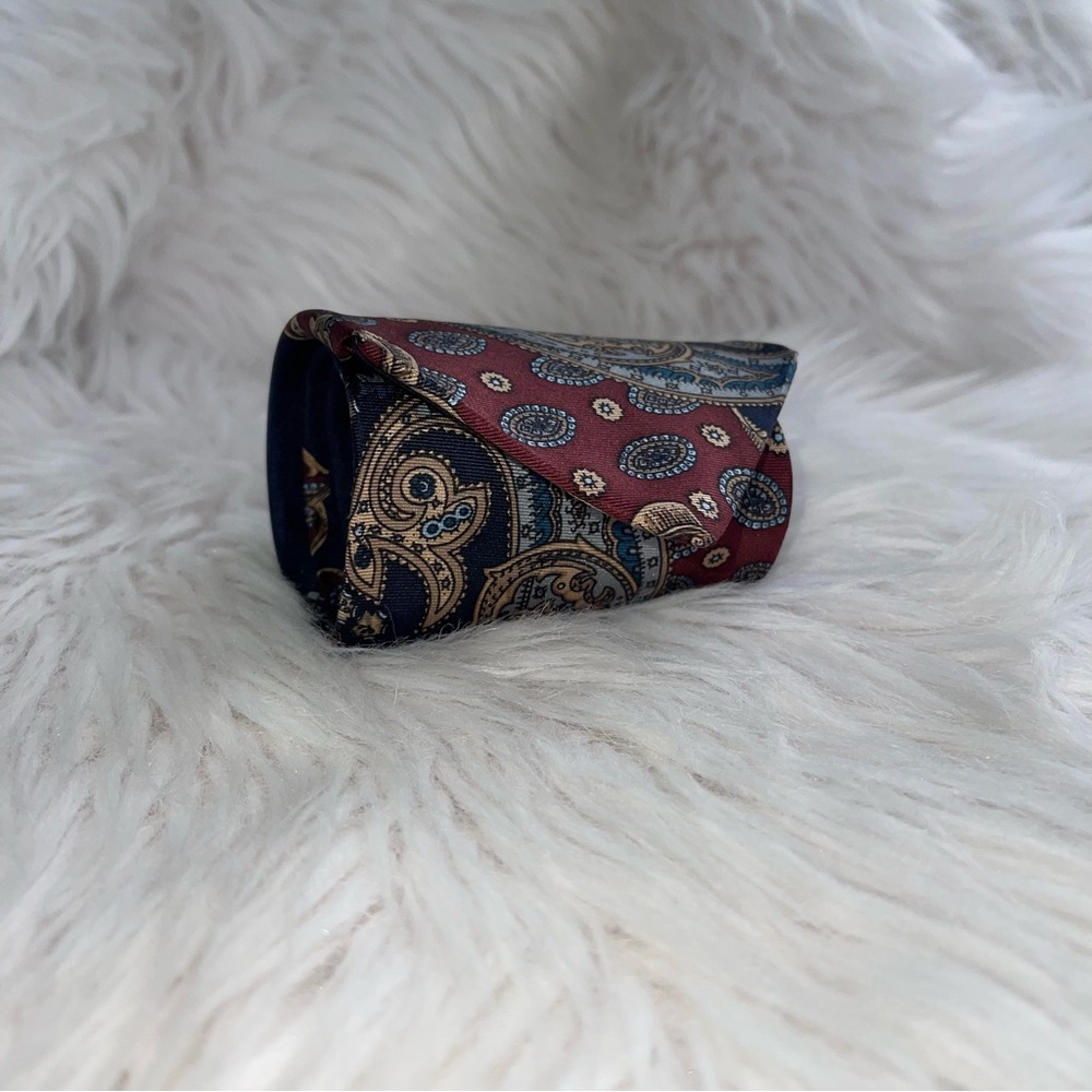 Vintage Sheaf & Caber 100% Silk Tie Blue Paisley Pattern Made in USA